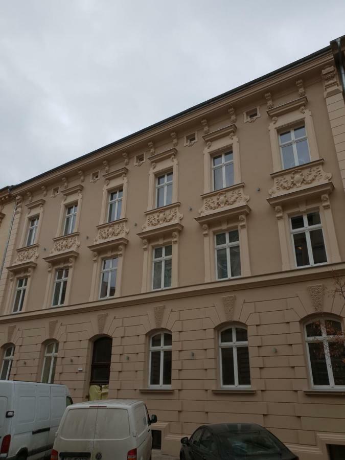 Apartment Caput Mundi *